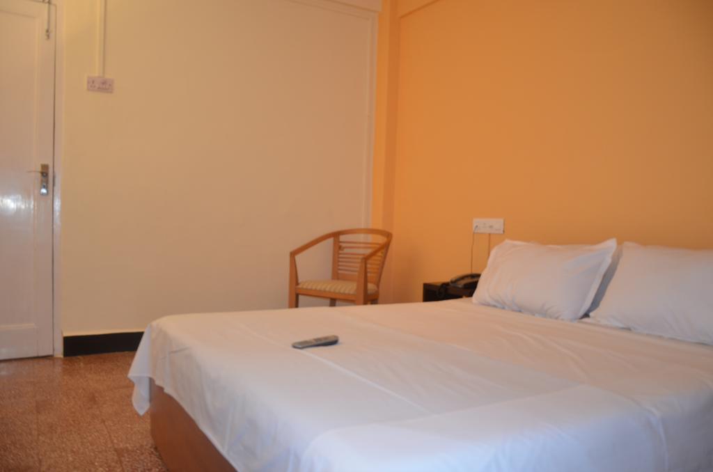 Hotel Ferreira Resort Lonavala Bilik gambar